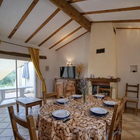 Les Florilous Apartmán *